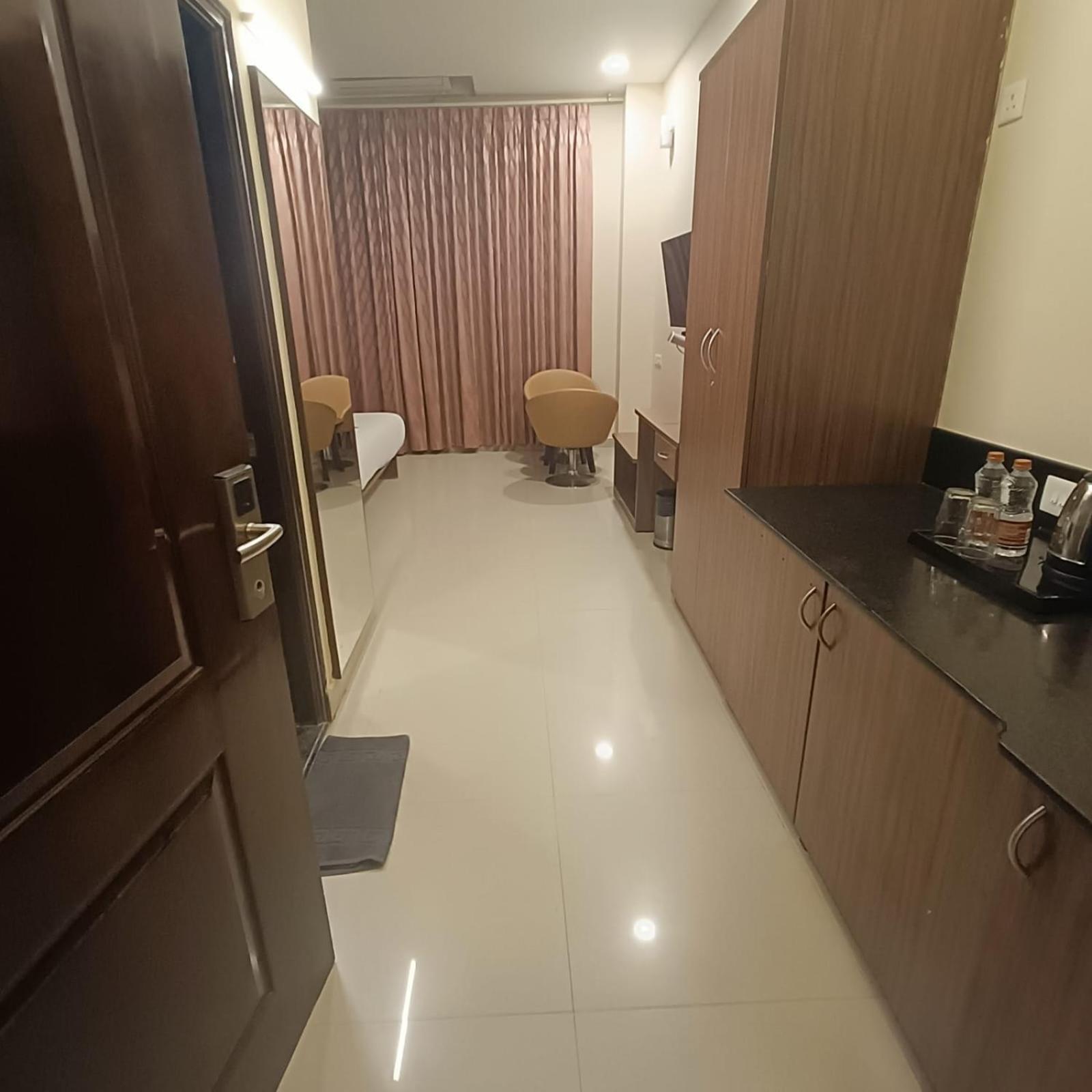 העיר בנגלור Astra Hotels & Suites Whitefield Near To Nallurahalli Metro Station And Ktpo מראה חיצוני תמונה